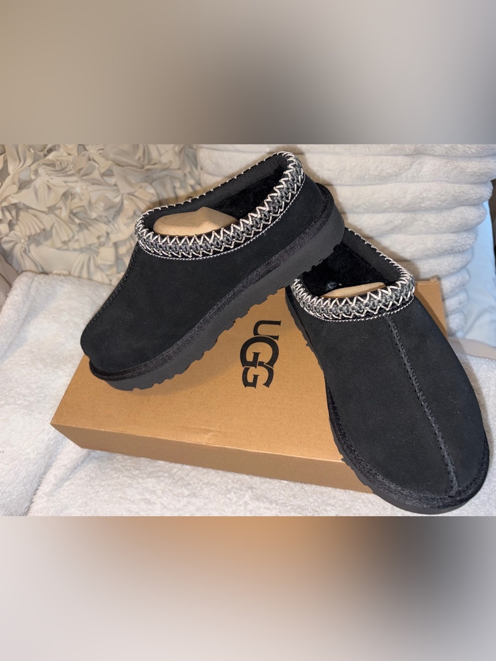 UGG Women’s Black Suede Tasman II Size 5